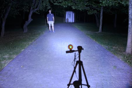 Puternicul far Cyclone 4T6